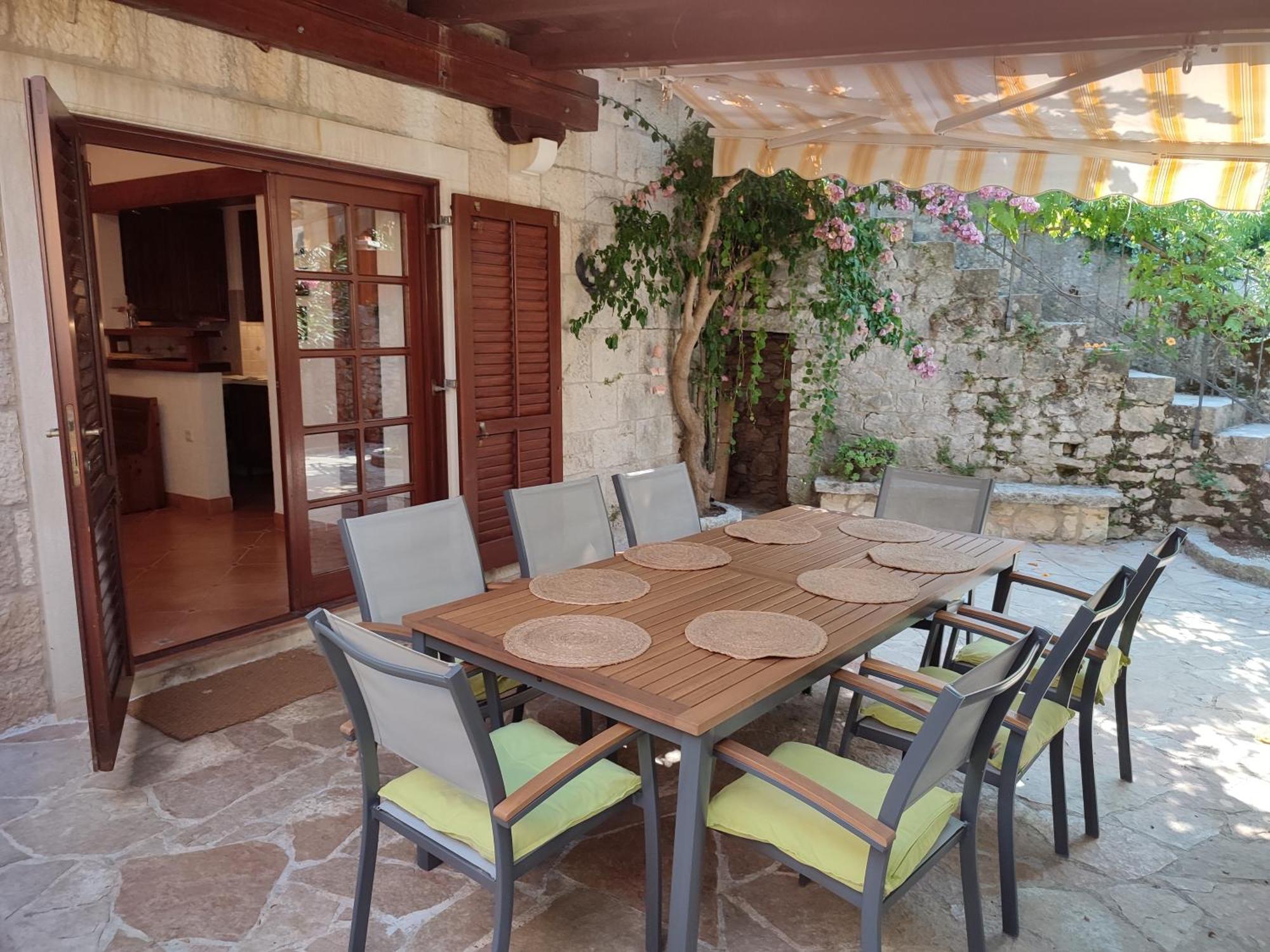 Villa Rustika Sutivan Luaran gambar