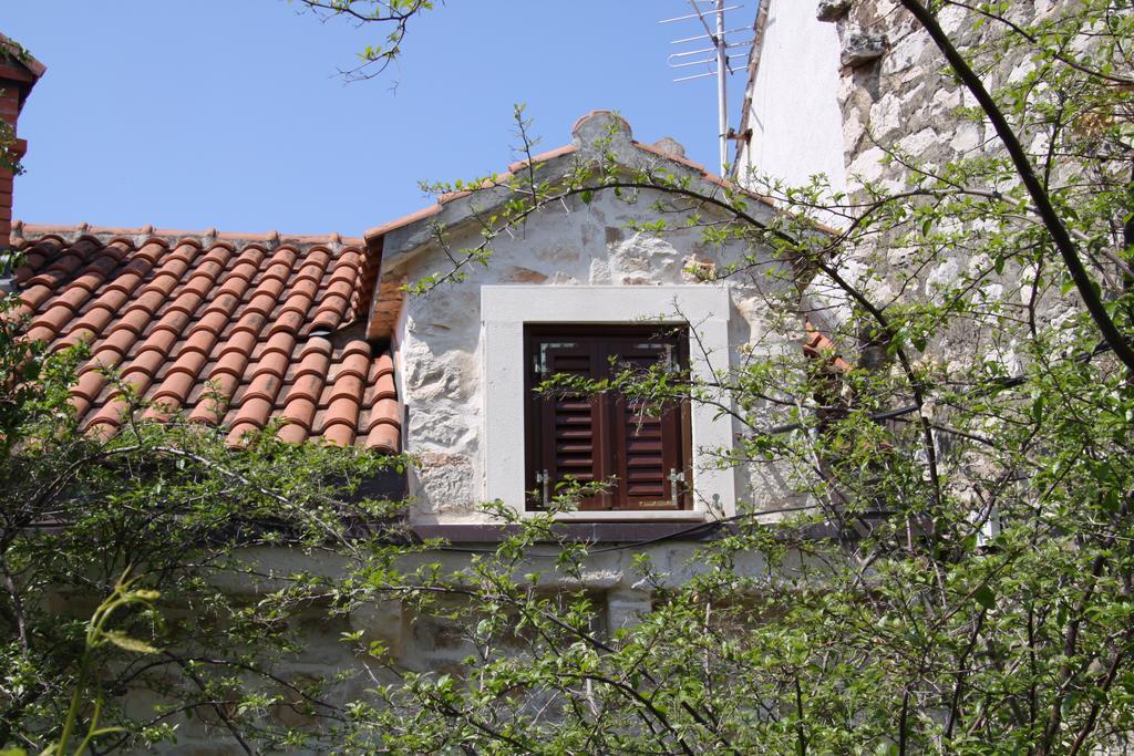 Villa Rustika Sutivan Luaran gambar