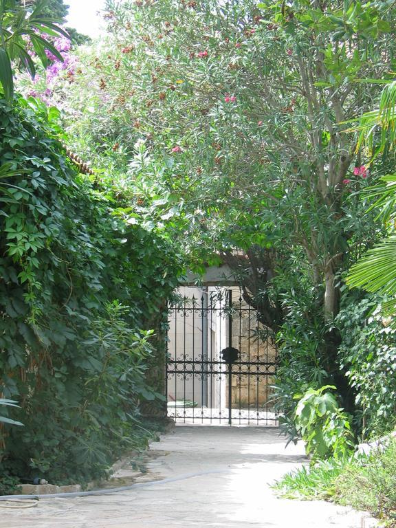 Villa Rustika Sutivan Luaran gambar