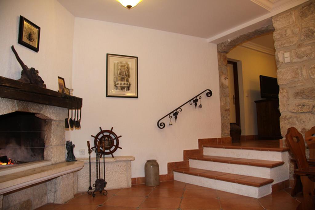 Villa Rustika Sutivan Luaran gambar