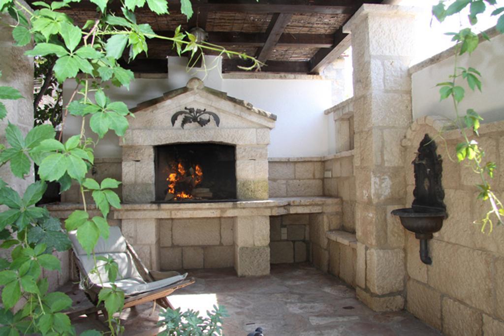 Villa Rustika Sutivan Luaran gambar